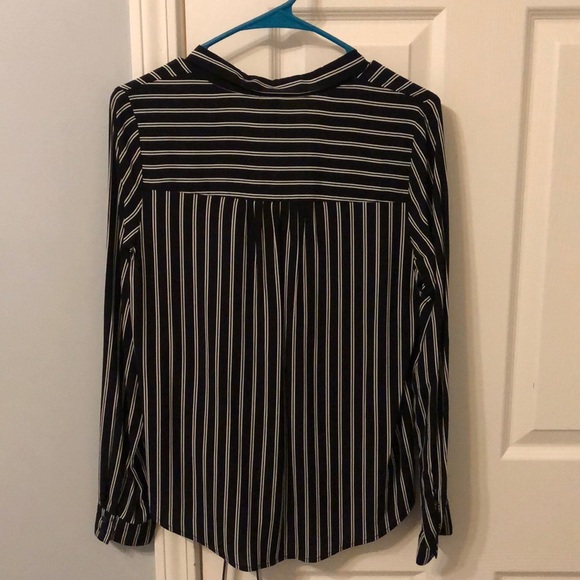 H&M button up - Picture 3 of 3